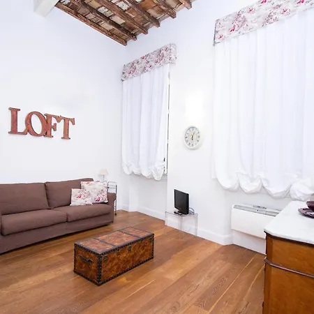 Charming Santa Croce Loft 아파트 *